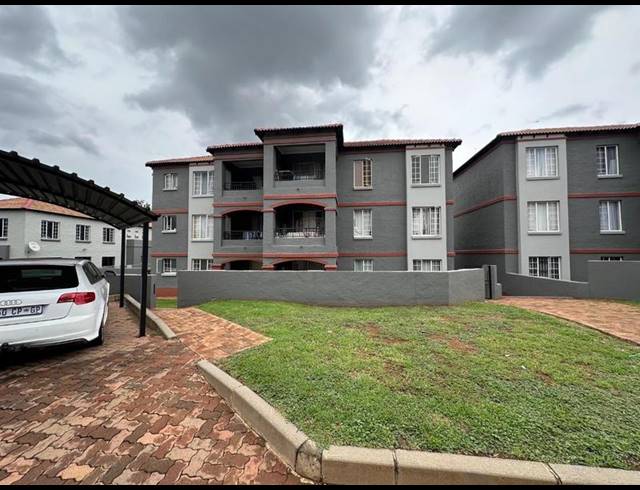 2 BEDROOM APARTMENT FOR SALE IN CASTLEVIEW